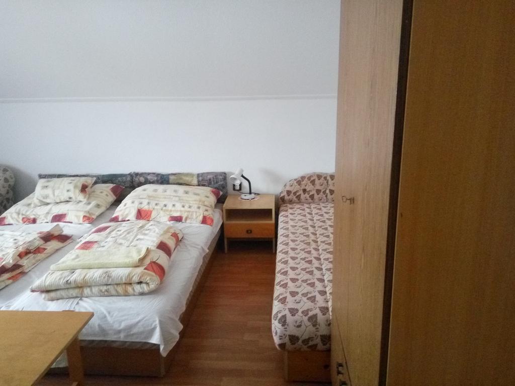 Appartement Sarkadi Apartman à Hajdúszoboszló Extérieur photo