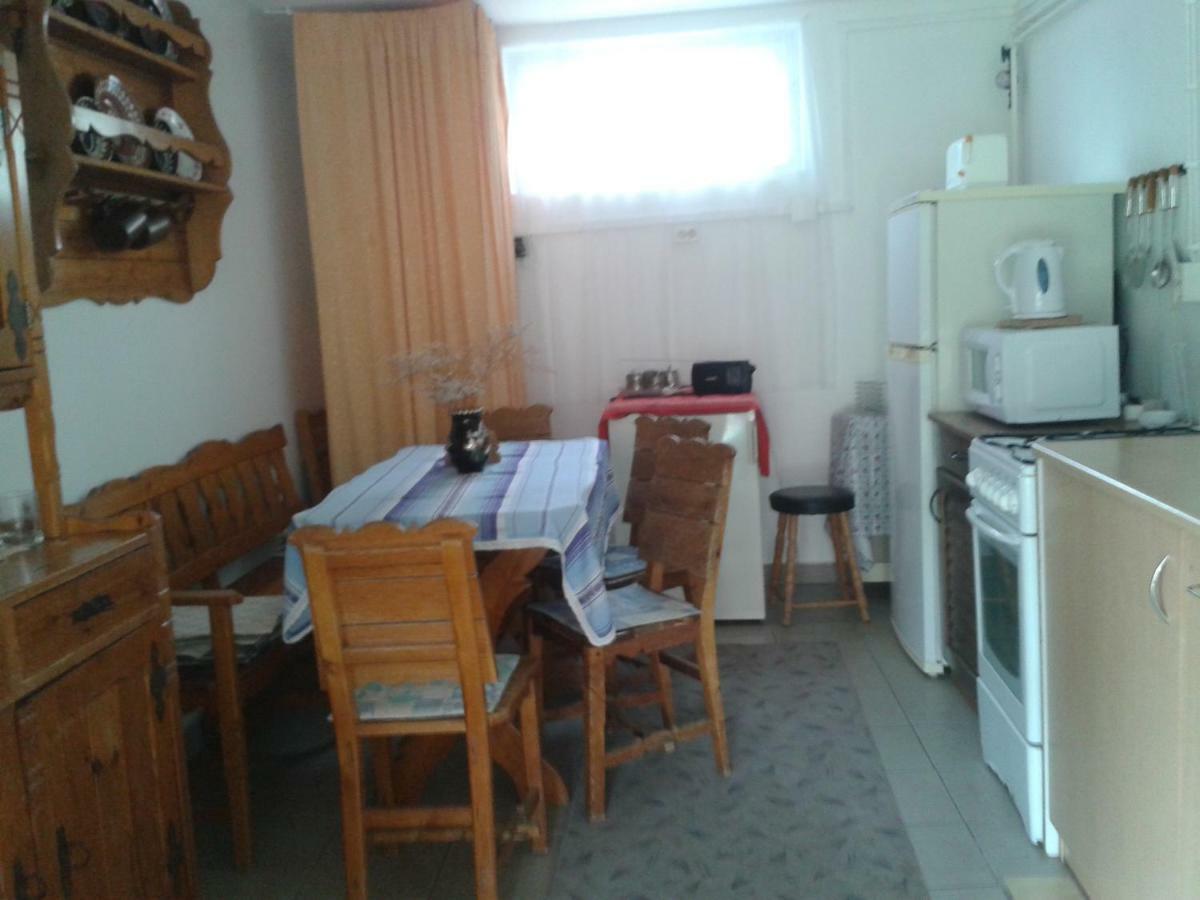 Appartement Sarkadi Apartman à Hajdúszoboszló Extérieur photo