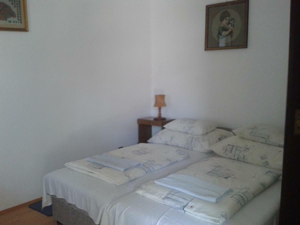 Appartement Sarkadi Apartman à Hajdúszoboszló Extérieur photo