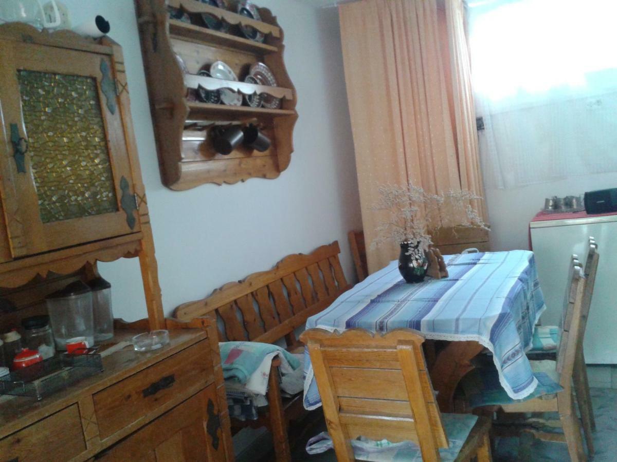 Appartement Sarkadi Apartman à Hajdúszoboszló Extérieur photo